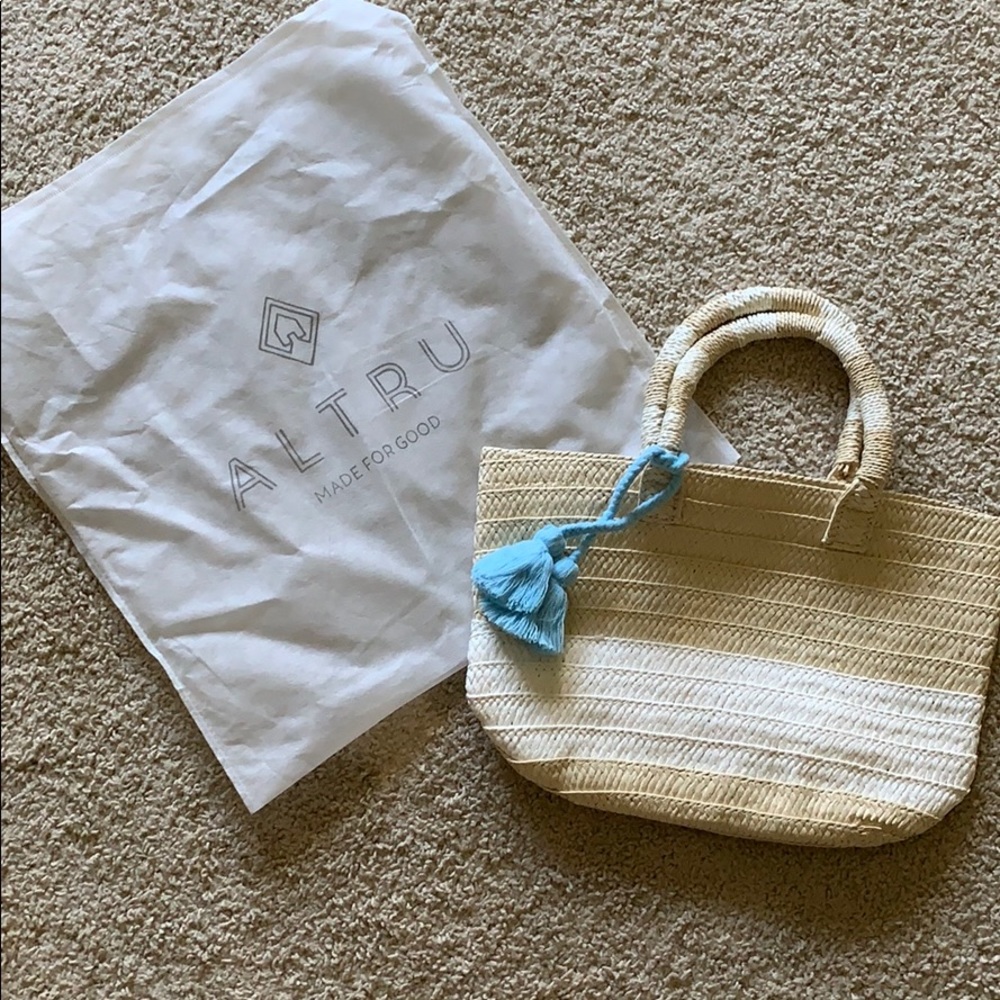 NWT Altru Sustainable/Vegan Straw Handbag